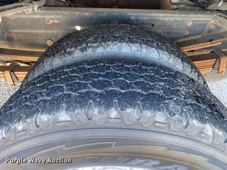 image for item DN8153 2009 Chevrolet Silverado 3500HD  utility bed pickup truck