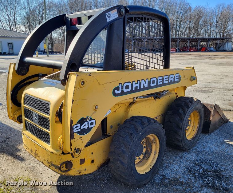 image for item DO3539 2000 John Deere 240  skid steer loader