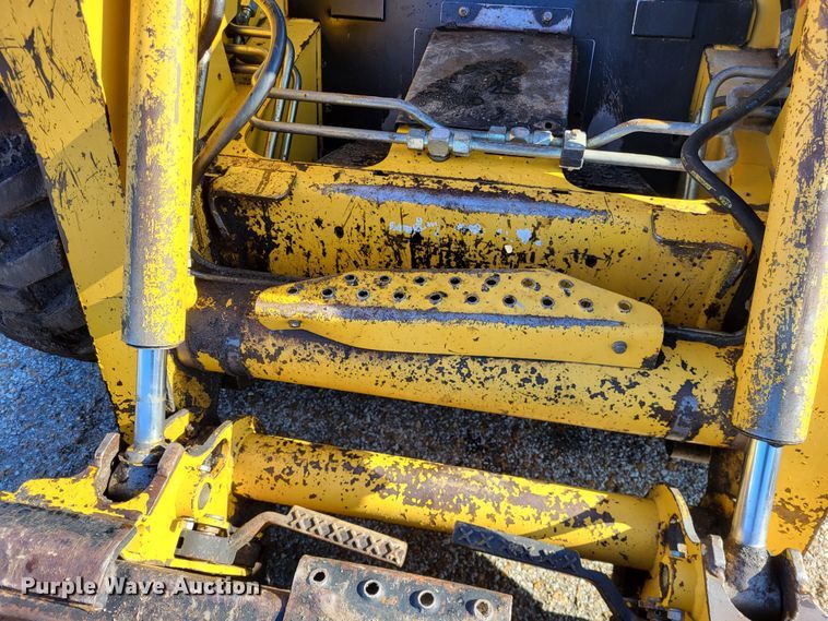 image for item DO3539 2000 John Deere 240  skid steer loader