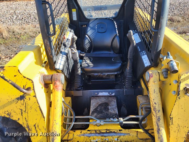 image for item DO3539 2000 John Deere 240  skid steer loader