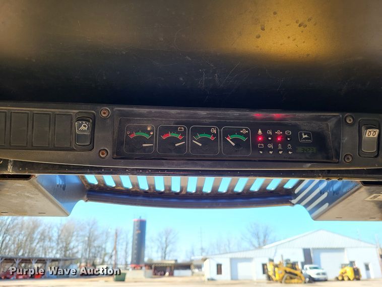 image for item DO3539 2000 John Deere 240  skid steer loader