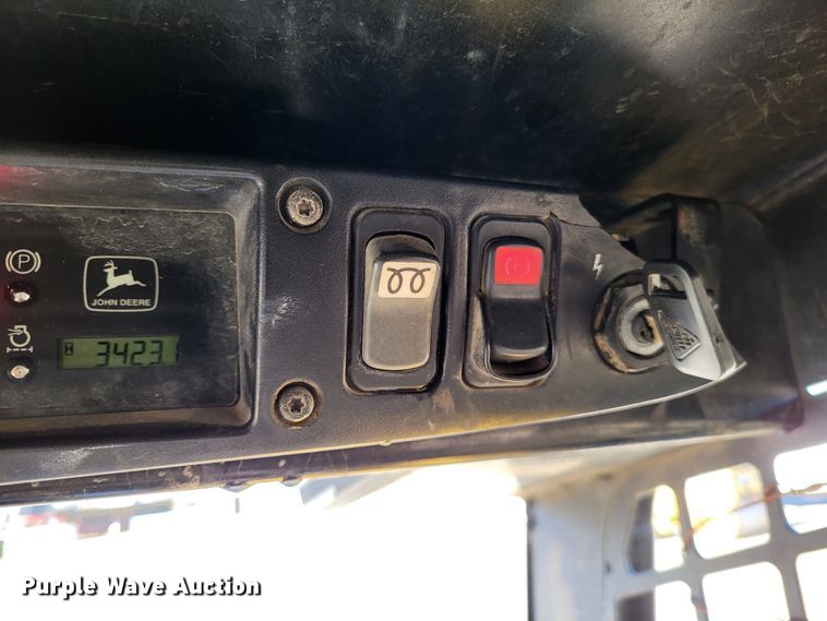 image for item DO3539 2000 John Deere 240  skid steer loader