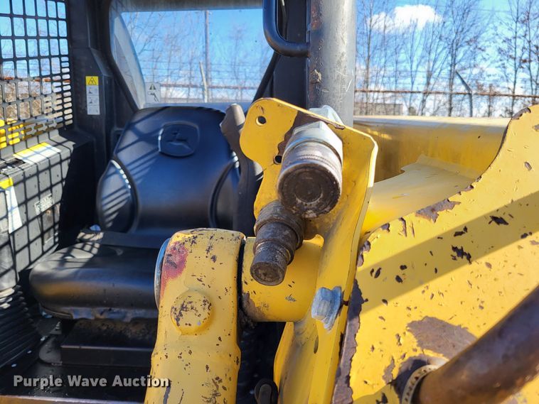 image for item DO3539 2000 John Deere 240  skid steer loader