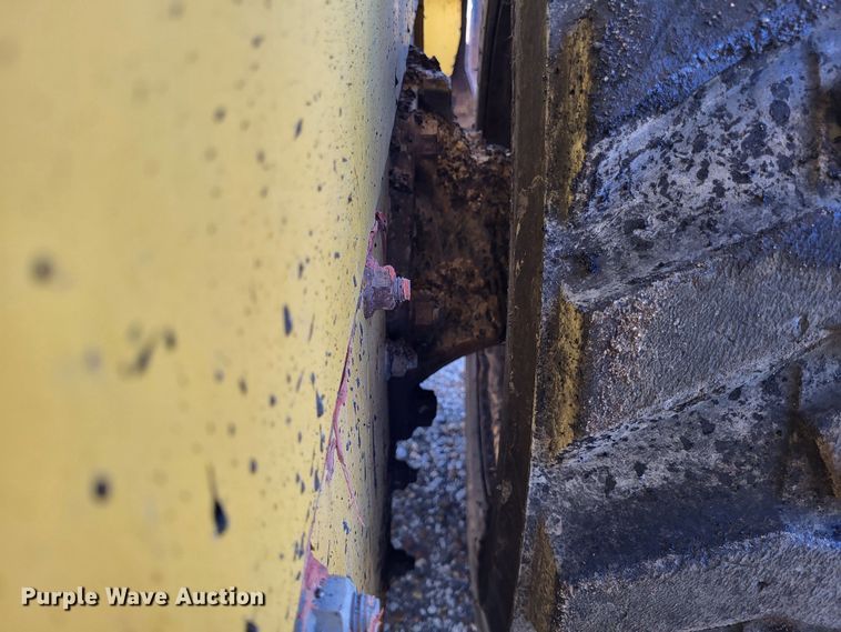 image for item DO3539 2000 John Deere 240  skid steer loader