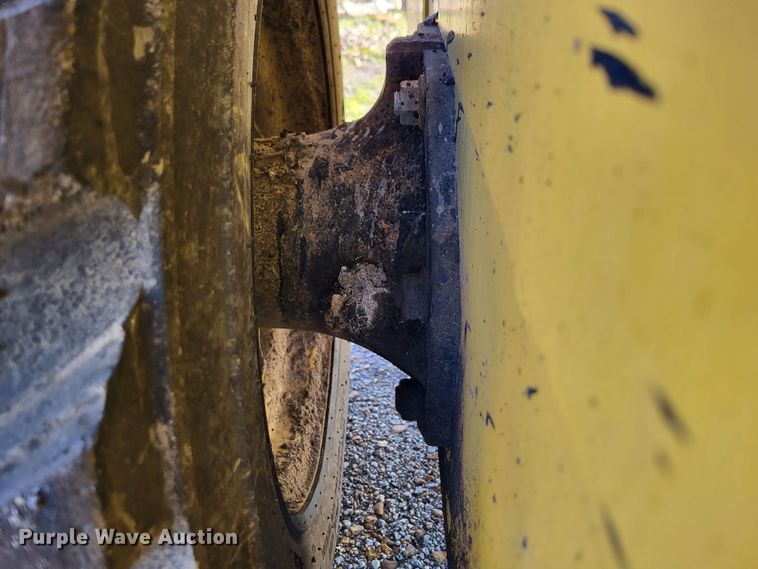 image for item DO3539 2000 John Deere 240  skid steer loader