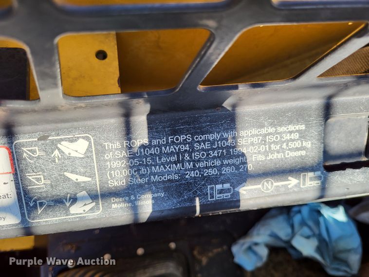 image for item DO3539 2000 John Deere 240  skid steer loader