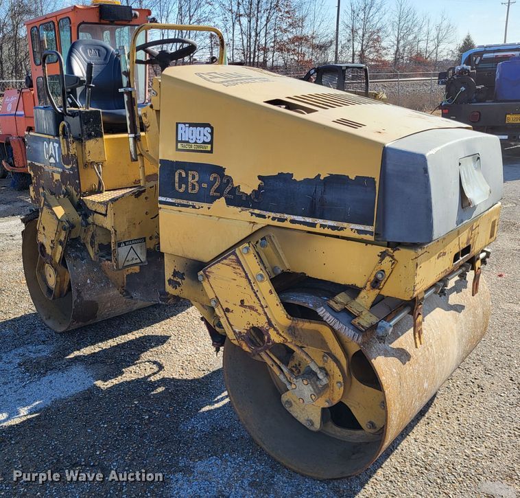 image for item DO3540 1995 Caterpillar CB224C  double drum vibratory roller