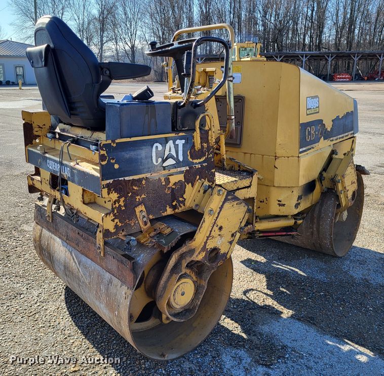 image for item DO3540 1995 Caterpillar CB224C  double drum vibratory roller