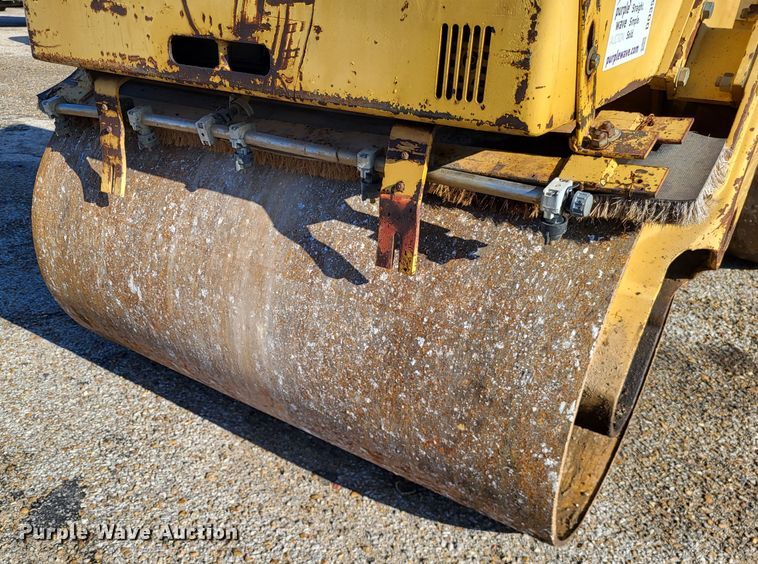 image for item DO3540 1995 Caterpillar CB224C  double drum vibratory roller