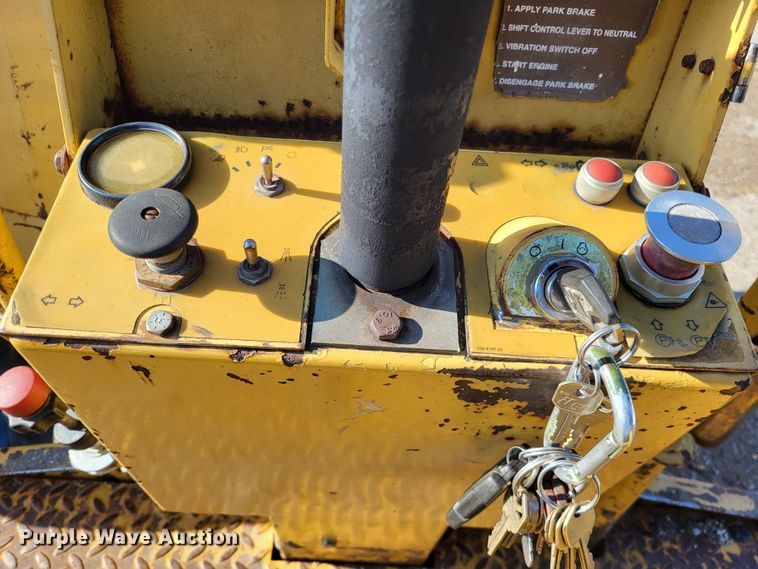 image for item DO3540 1995 Caterpillar CB224C  double drum vibratory roller