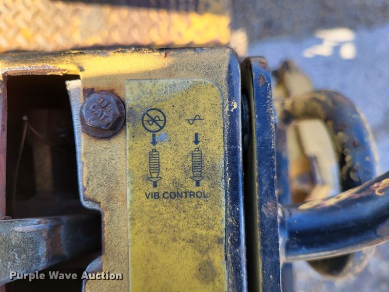 image for item DO3540 1995 Caterpillar CB224C  double drum vibratory roller