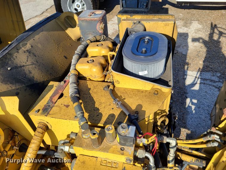 image for item DO3540 1995 Caterpillar CB224C  double drum vibratory roller