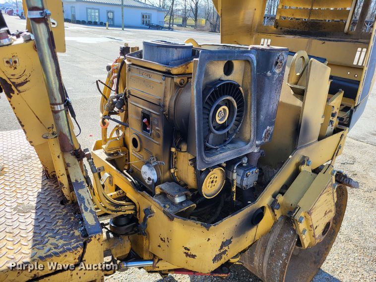 image for item DO3540 1995 Caterpillar CB224C  double drum vibratory roller