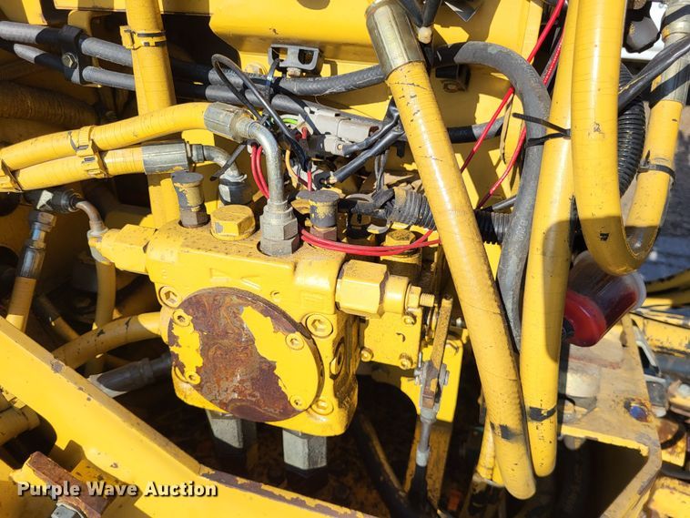 image for item DO3540 1995 Caterpillar CB224C  double drum vibratory roller