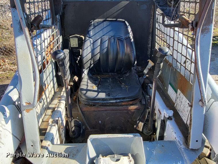 image for item DO3541 Bobcat  skid steer loader