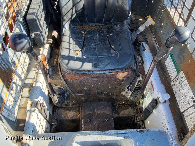 image for item DO3541 Bobcat  skid steer loader