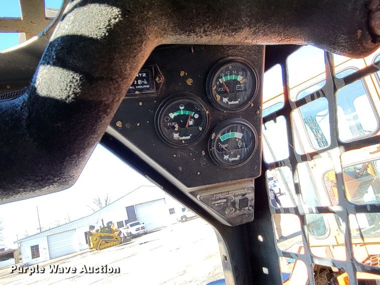 image for item DO3541 Bobcat  skid steer loader