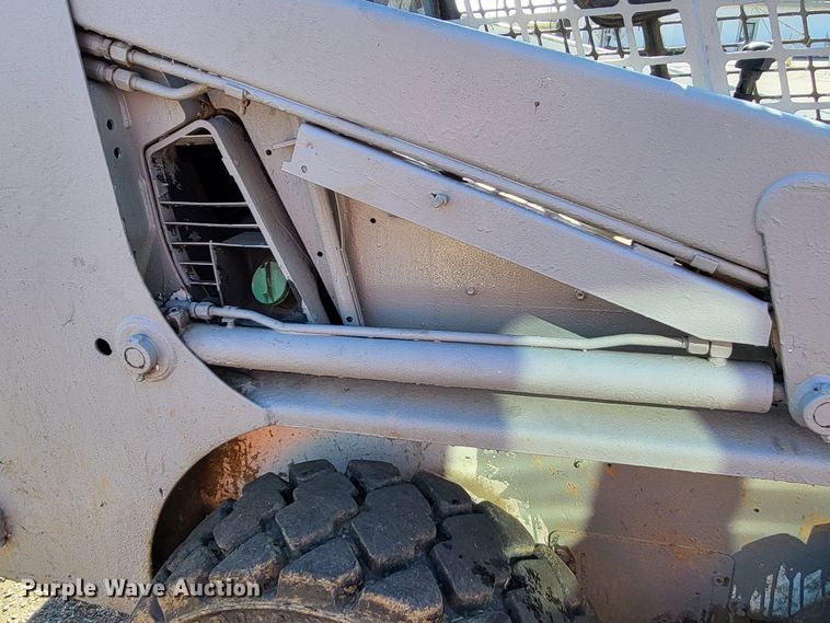 image for item DO3541 Bobcat  skid steer loader