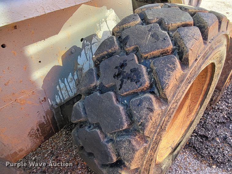 image for item DO3541 Bobcat  skid steer loader