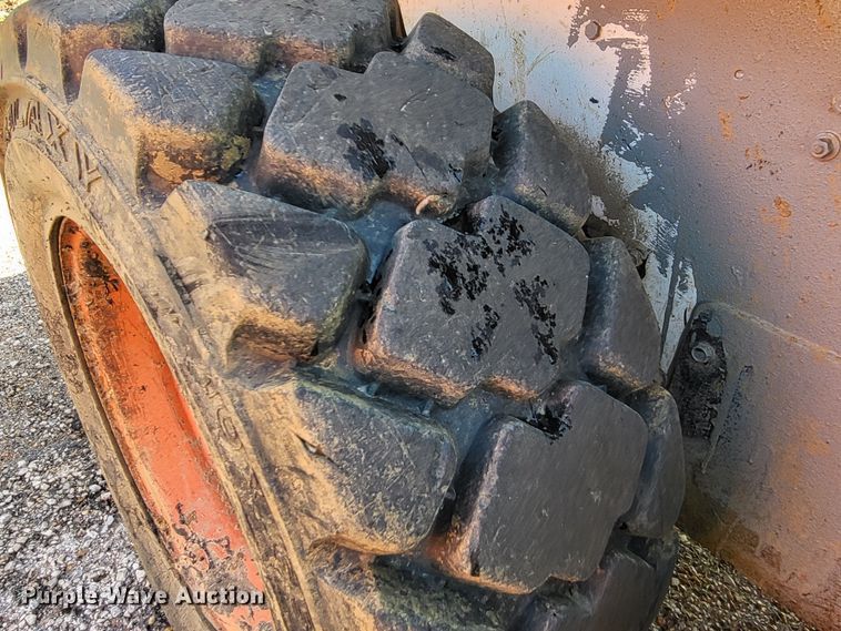 image for item DO3541 Bobcat  skid steer loader