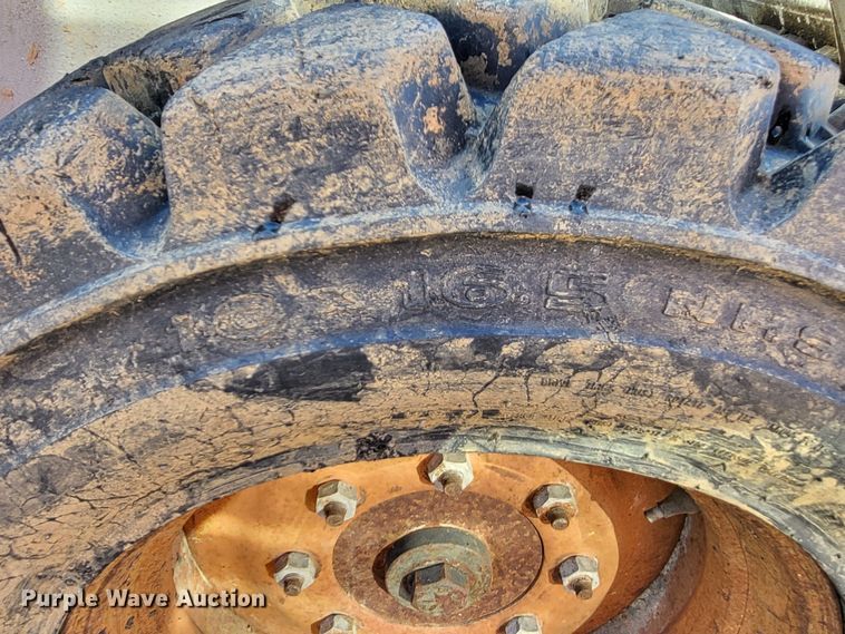 image for item DO3541 Bobcat  skid steer loader