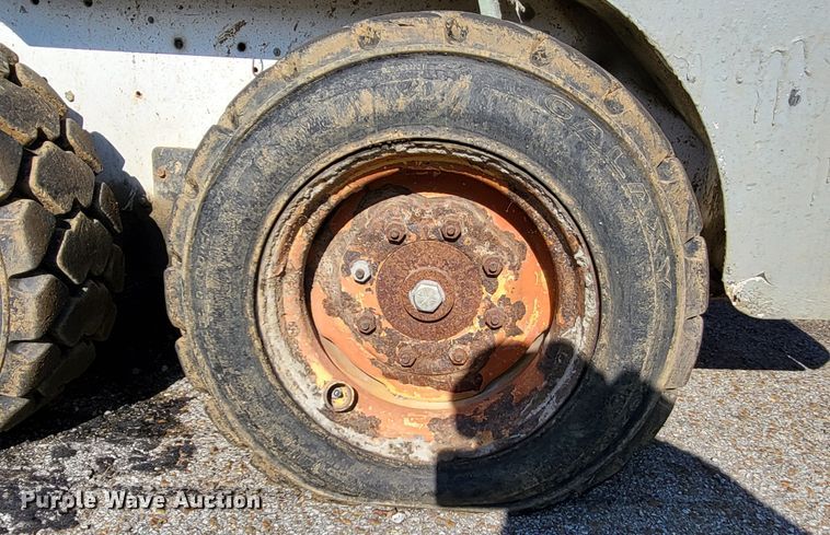 image for item DO3541 Bobcat  skid steer loader