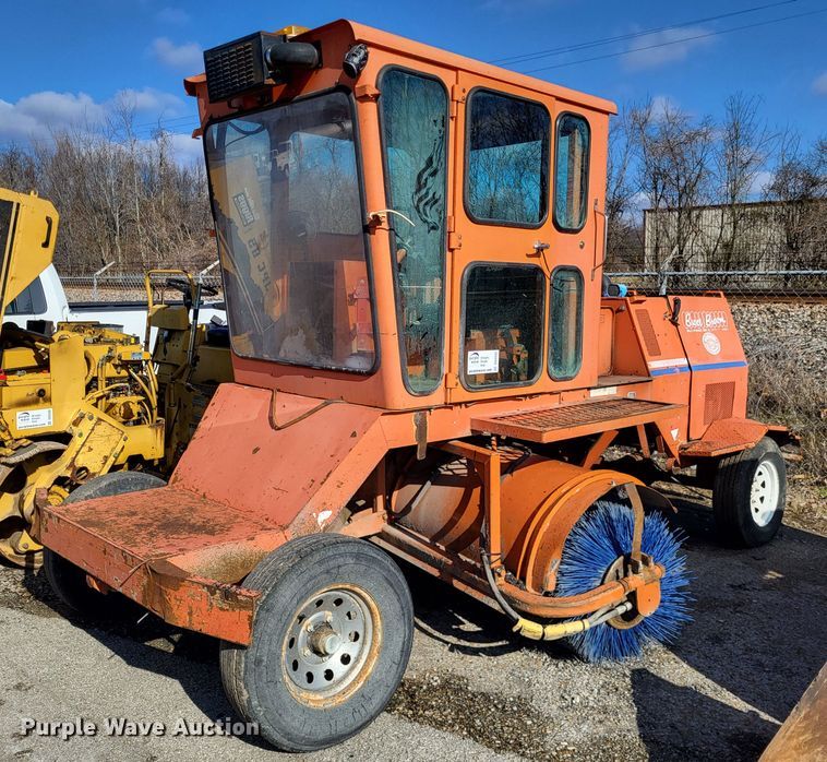 image for item DO3542 1999 Broce RJ350  broom