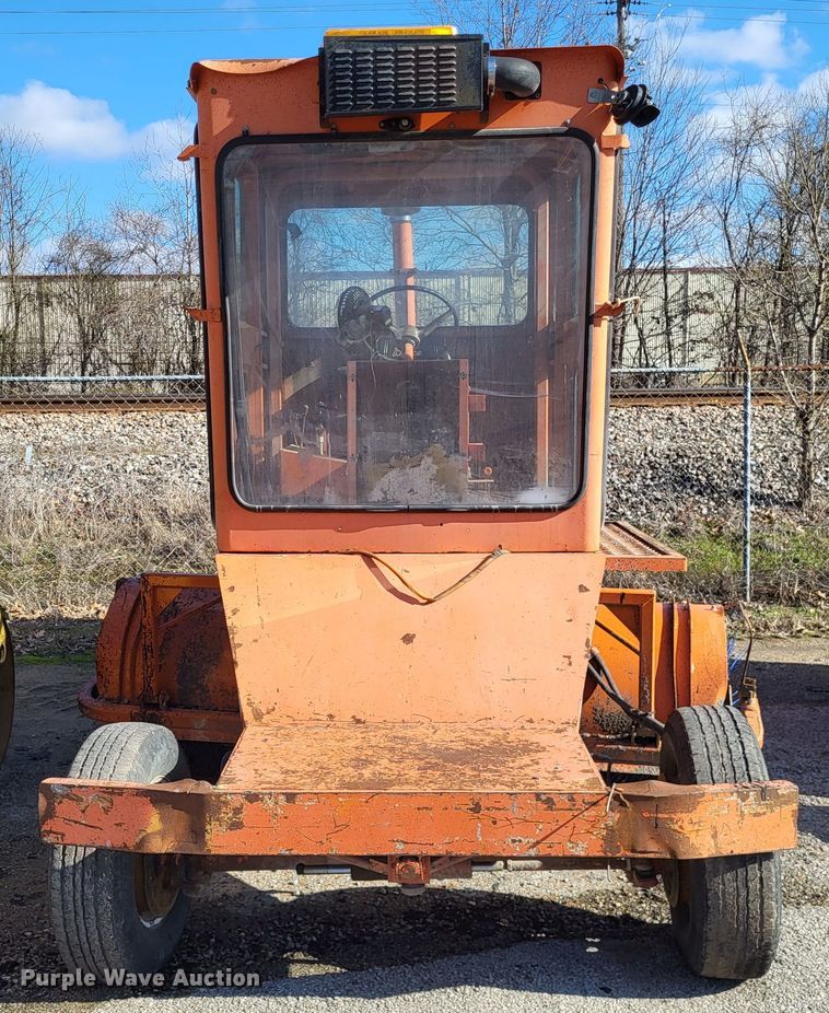 image for item DO3542 1999 Broce RJ350  broom