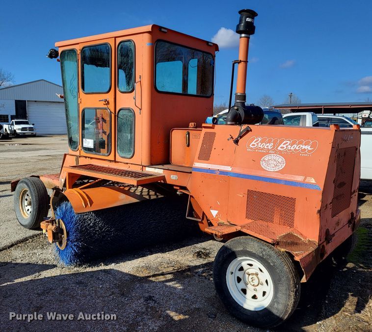 image for item DO3542 1999 Broce RJ350  broom