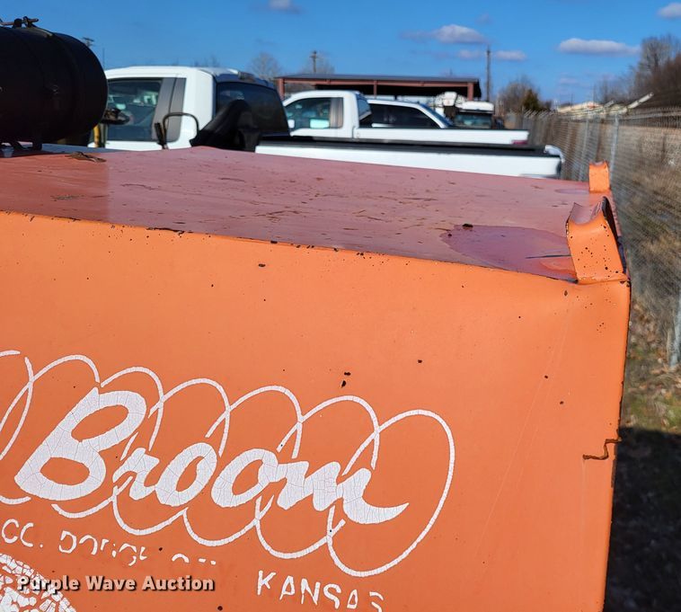 image for item DO3542 1999 Broce RJ350  broom