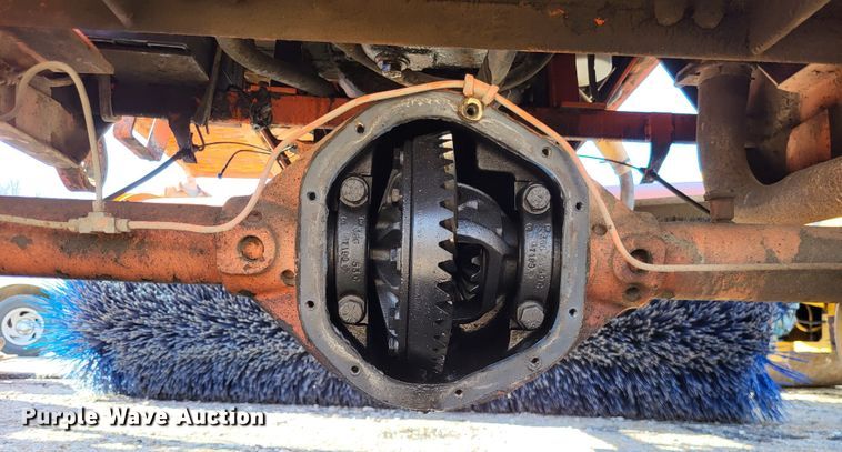 image for item DO3542 1999 Broce RJ350  broom