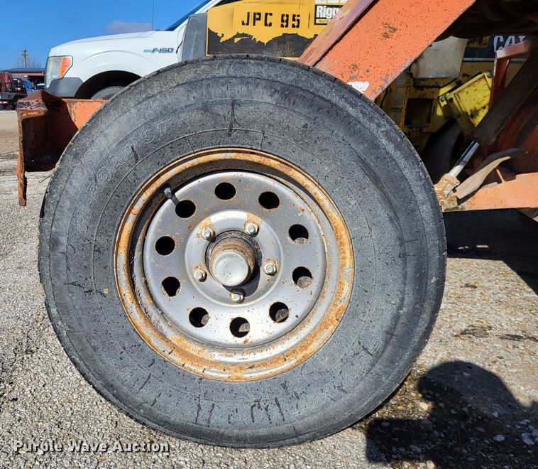 image for item DO3542 1999 Broce RJ350  broom