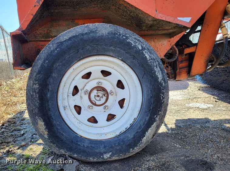 image for item DO3542 1999 Broce RJ350  broom