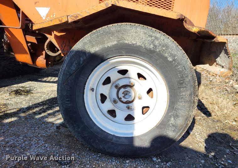 image for item DO3542 1999 Broce RJ350  broom