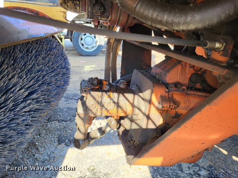 image for item DO3542 1999 Broce RJ350  broom