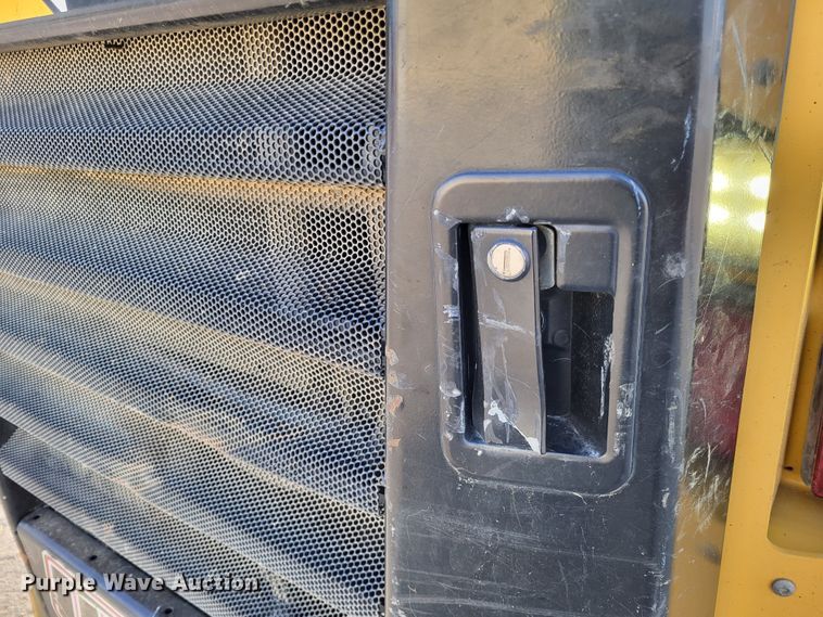 image for item DO3548 2017 Caterpillar 299D2 XHP  tracked skid steer loader