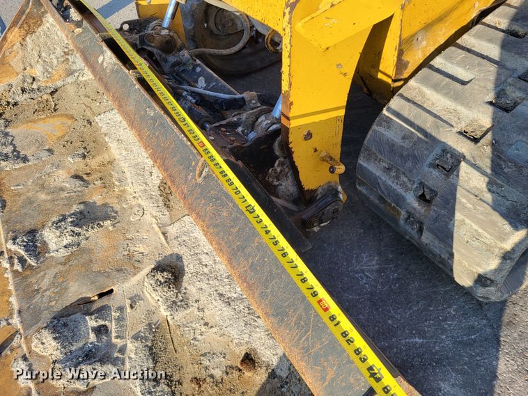 image for item DO3548 2017 Caterpillar 299D2 XHP  tracked skid steer loader