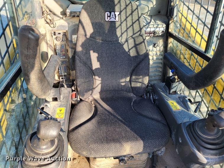 image for item DO3548 2017 Caterpillar 299D2 XHP  tracked skid steer loader