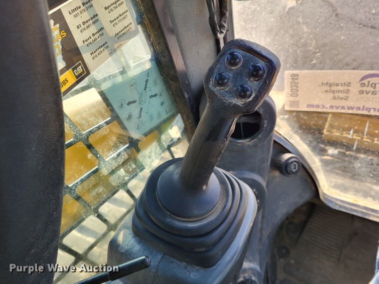 image for item DO3548 2017 Caterpillar 299D2 XHP  tracked skid steer loader