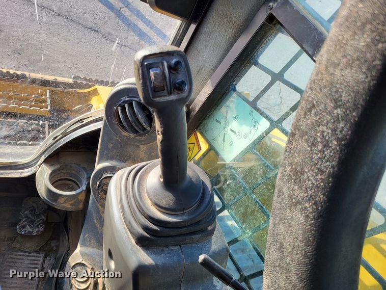 image for item DO3548 2017 Caterpillar 299D2 XHP  tracked skid steer loader