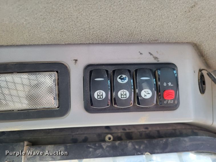 image for item DO3548 2017 Caterpillar 299D2 XHP  tracked skid steer loader