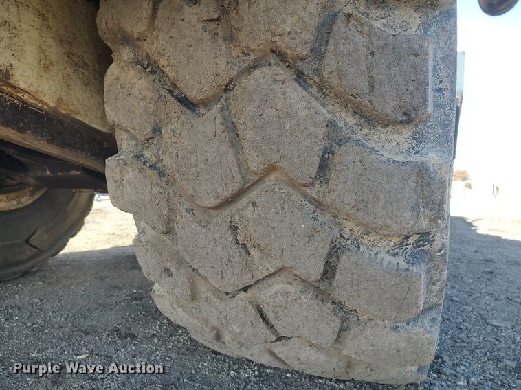 image for item DO3752 2001 Terex TS14G  conventional scraper