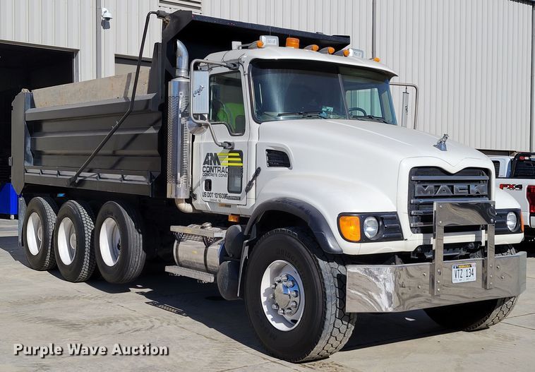 image for item DO4170 2002 Mack CV713 Granite  dump truck