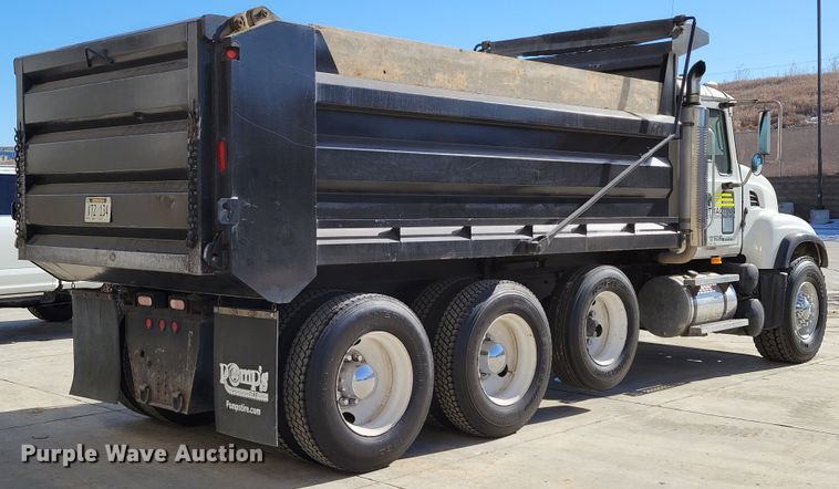 image for item DO4170 2002 Mack CV713 Granite  dump truck