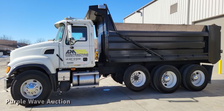 image for item DO4170 2002 Mack CV713 Granite  dump truck