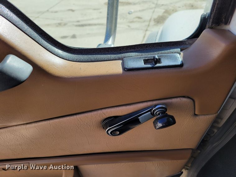 image for item DO4170 2002 Mack CV713 Granite  dump truck