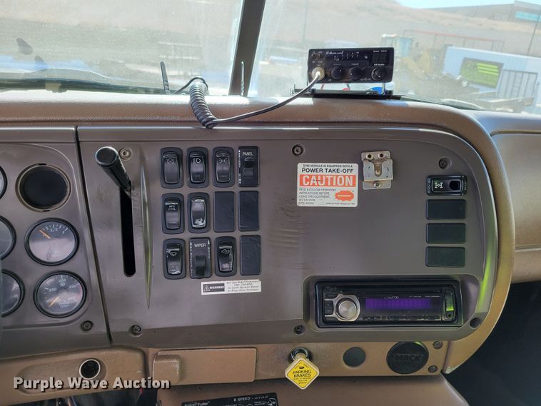 image for item DO4170 2002 Mack CV713 Granite  dump truck