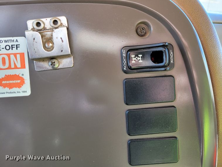 image for item DO4170 2002 Mack CV713 Granite  dump truck