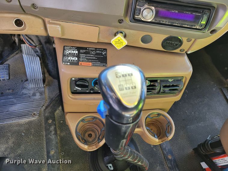 image for item DO4170 2002 Mack CV713 Granite  dump truck