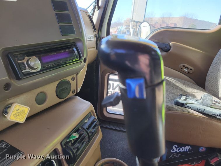 image for item DO4170 2002 Mack CV713 Granite  dump truck